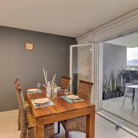 Tropical Escape - Mountain View & Terrace شقة *
